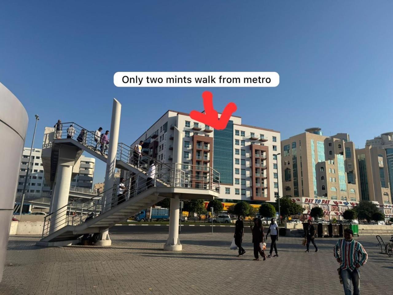 Backpackers Heaven ! 18 Beds In A 2 Bedroom Apartment In Front Of Union Metro Station Diera Dubai Exterior foto